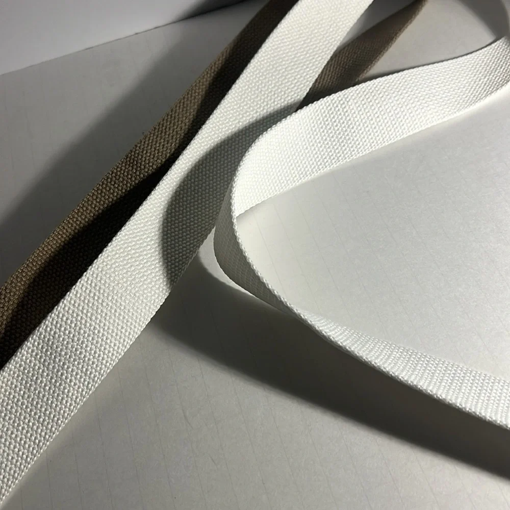 Bundle fabric Nike belts white and tan